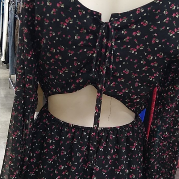 Dress - Picture 3 of 6